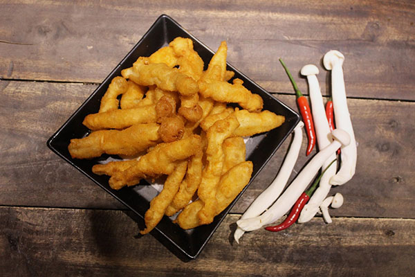 Nguyên liệu chuẩn bị làm Nấm Linh Chi Trắng chiên giòn