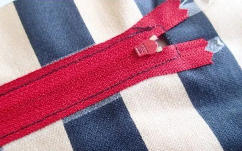 Phụ kiện may túi: khóa kéo, mếch, chỉ Phụ kiện may túi: khóa kéo, mếch, chỉ