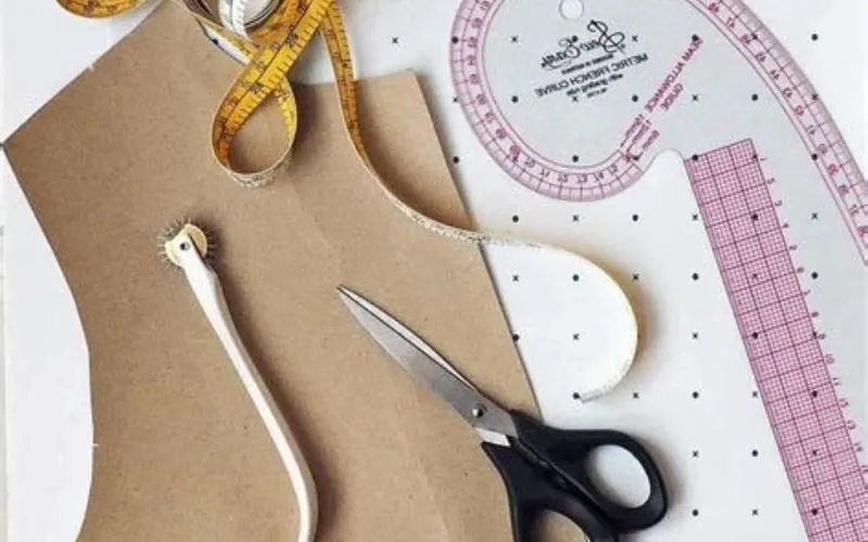 Dụng cụ cắt rập chuyên nghiệp Dụng cụ cắt rập chuyên nghiệp